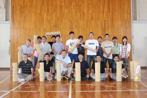 ６月度例会「熱い想いでつながる地域コミュニティー」竹筒作成