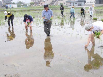 マイ（米）ホームスマイル～食への感謝を育もう～田植え体験