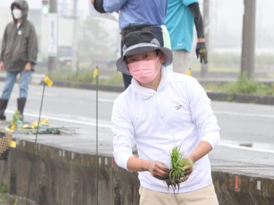 マイ（米）ホームスマイル～食への感謝を育もう～田植え体験