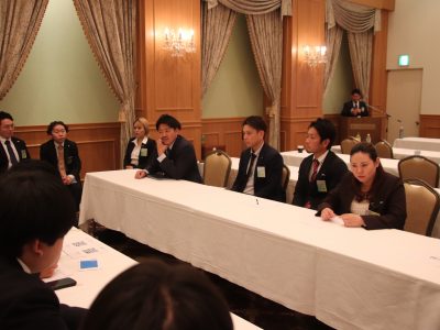 4月度例会「出向大討論会」